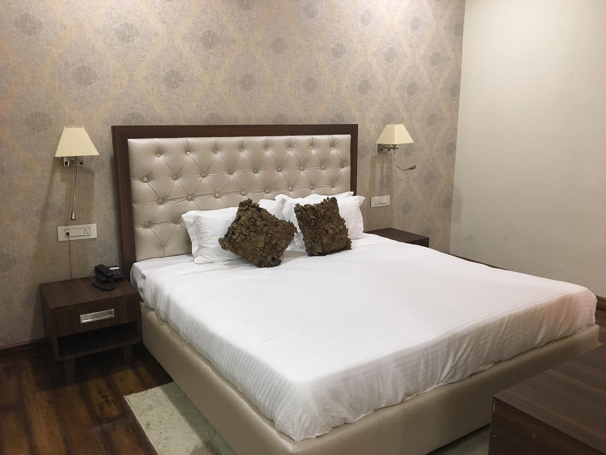 Hotel Anand Renaissance Firozpur Exterior foto